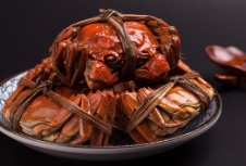 大閘蟹包裝設計:從外觀到內在的關注