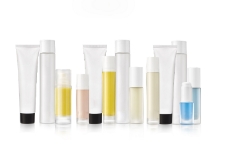 護膚品包裝設(shè)計是品牌形象的載體,也是消費者選擇與購買的重要依據(jù)